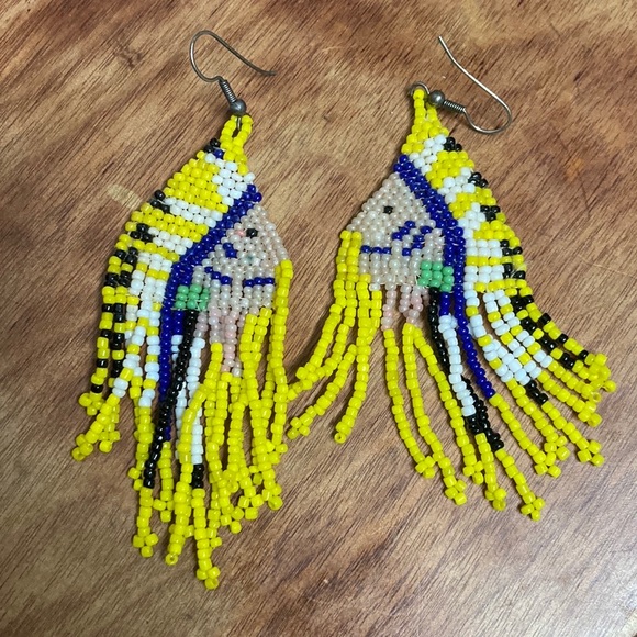 Native American beaded earrings yellow - Picture 1 of 2